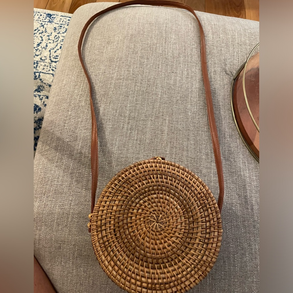 Woven tan circle purse